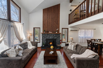 Airbnb Photography: Stylish Poconos Chalet in East Stroudsburg, PA