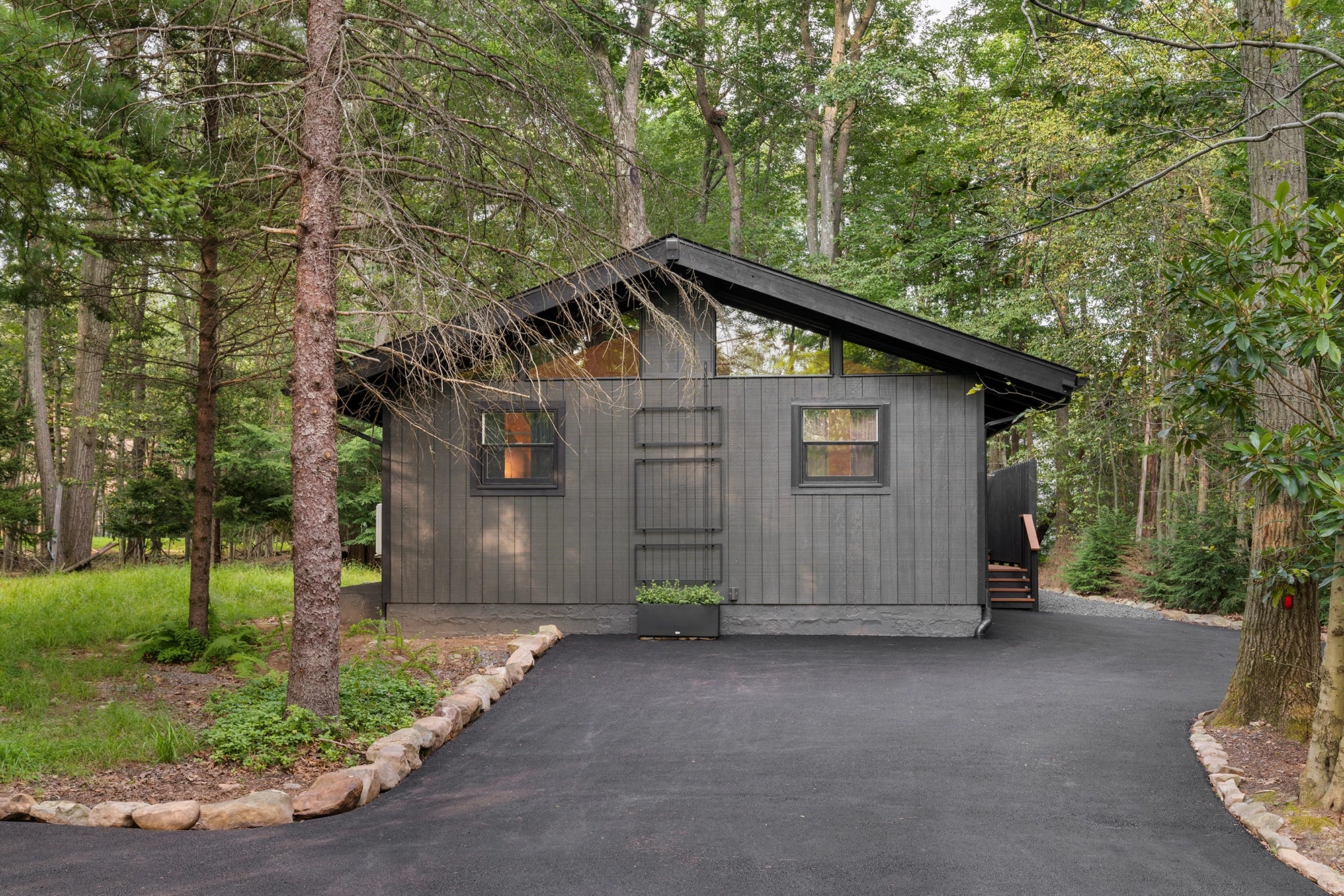 Airbnb Photography: Exclusive Cabin Retreat in Tobyhanna, PA