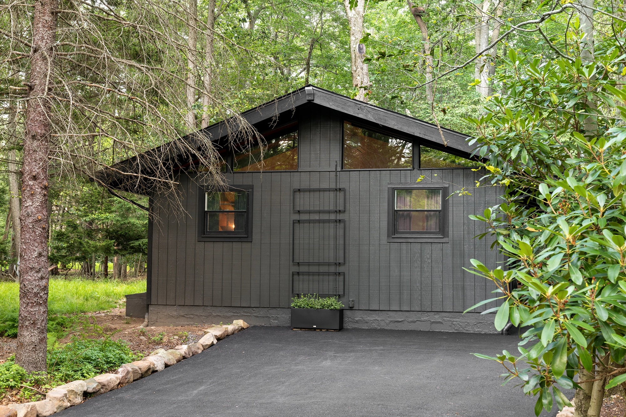 Airbnb Photography: Exclusive Cabin Retreat in Tobyhanna, PA