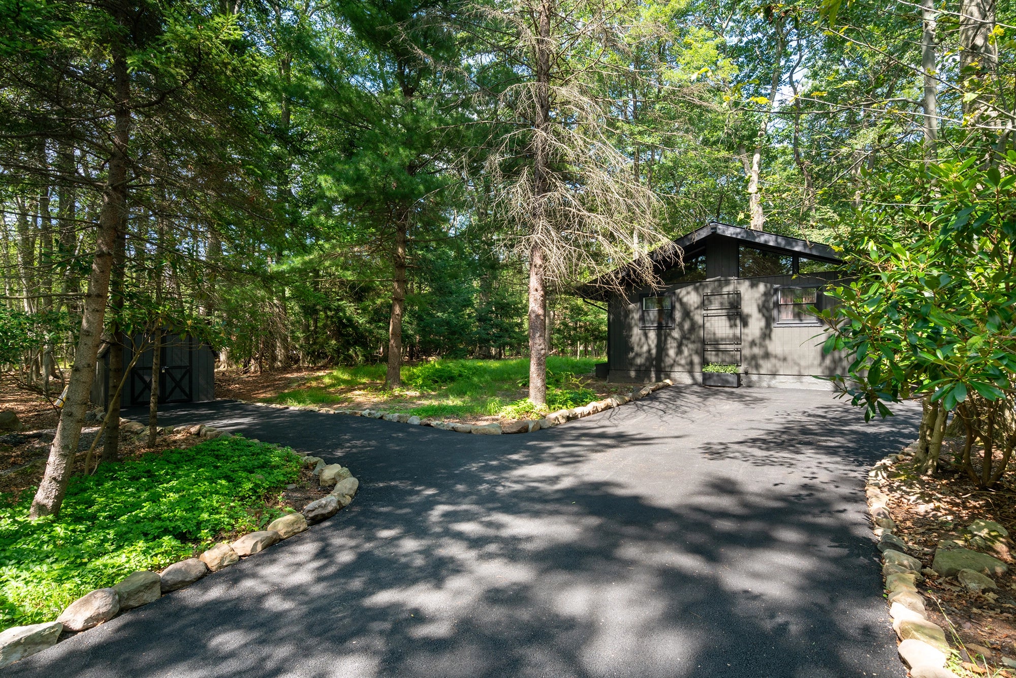 Airbnb Photography: Exclusive Cabin Retreat in Tobyhanna, PA