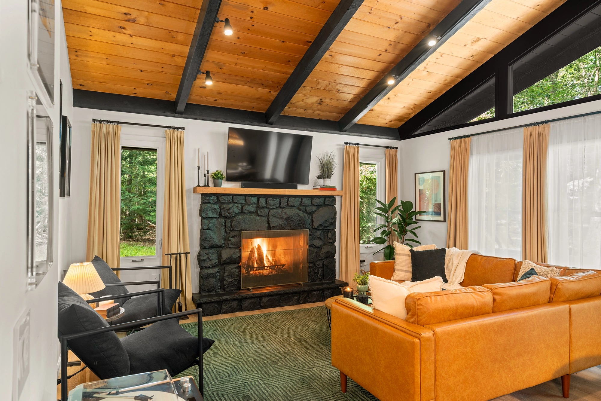 Airbnb Photography: Exclusive Cabin Retreat in Tobyhanna, PA