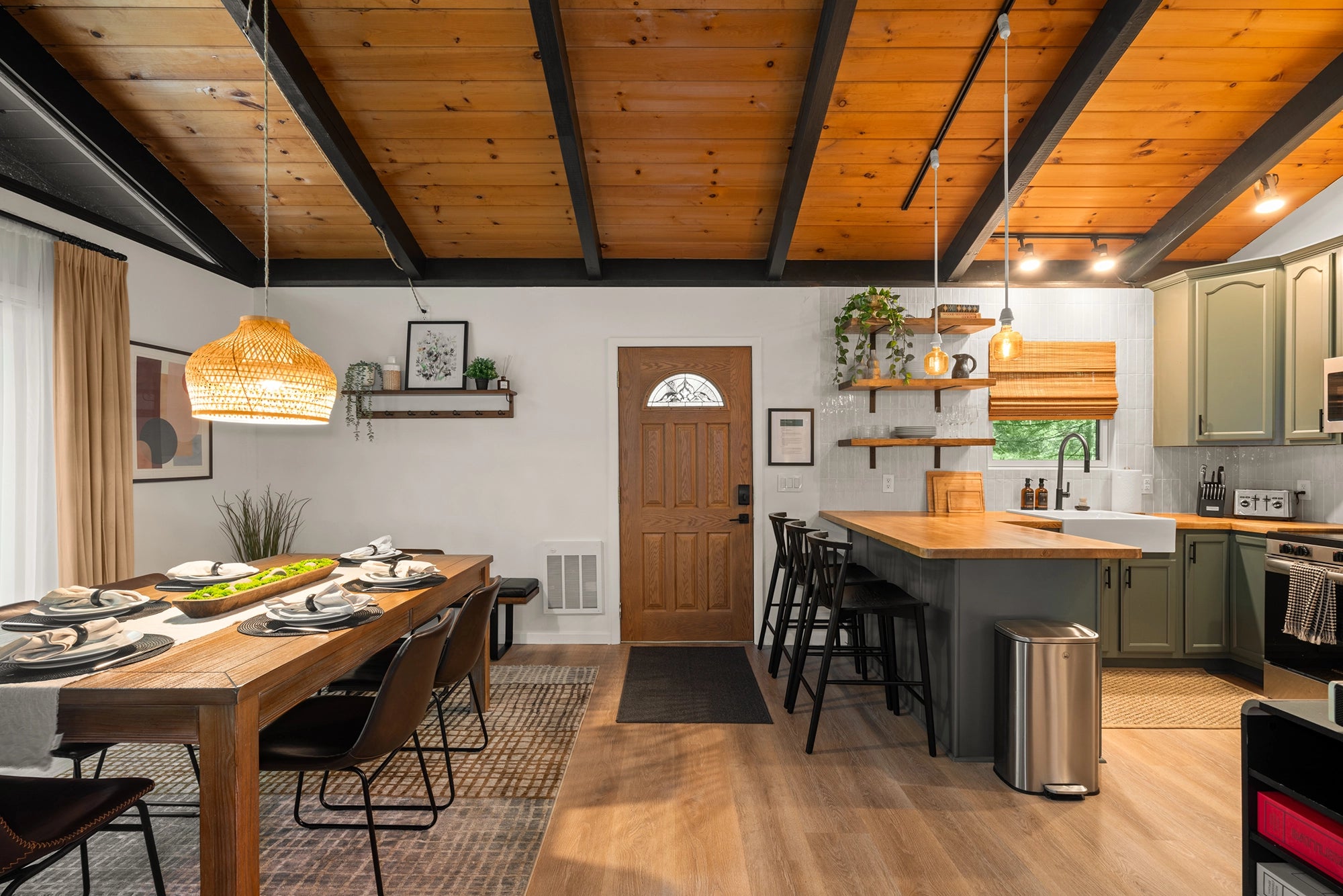 Airbnb Photography: Exclusive Cabin Retreat in Tobyhanna, PA