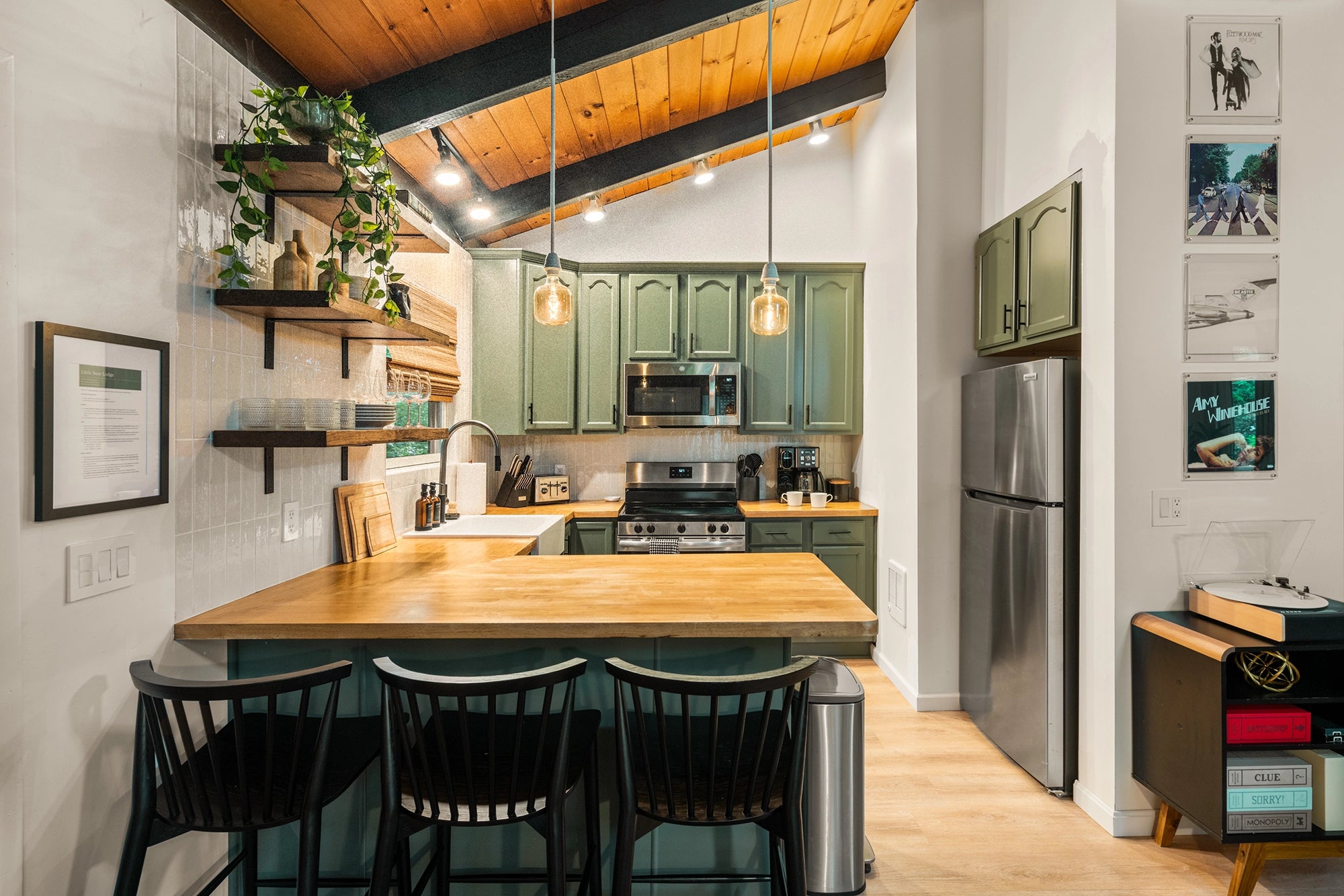Airbnb Photography: Exclusive Cabin Retreat in Tobyhanna, PA