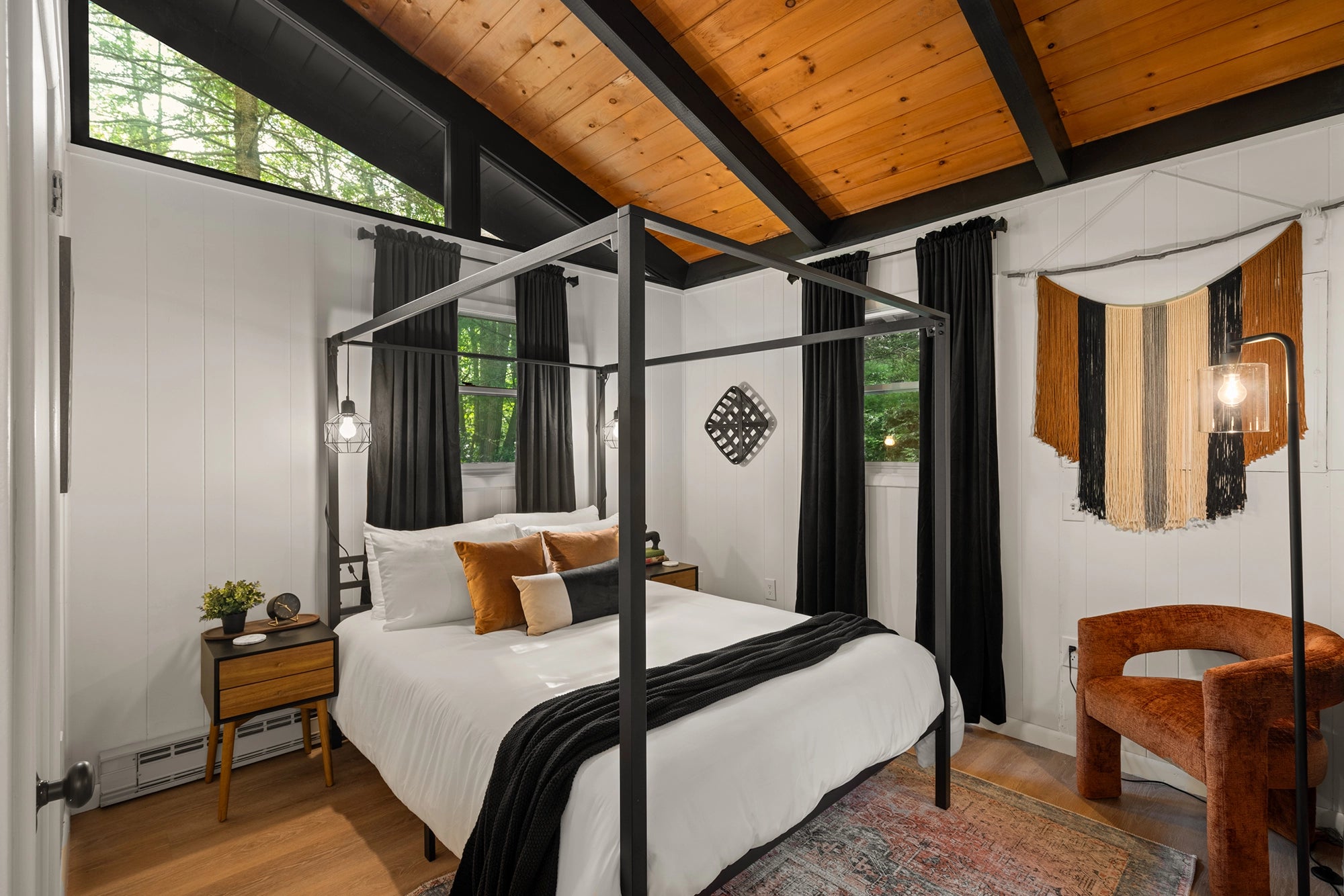 Airbnb Photography: Exclusive Cabin Retreat in Tobyhanna, PA