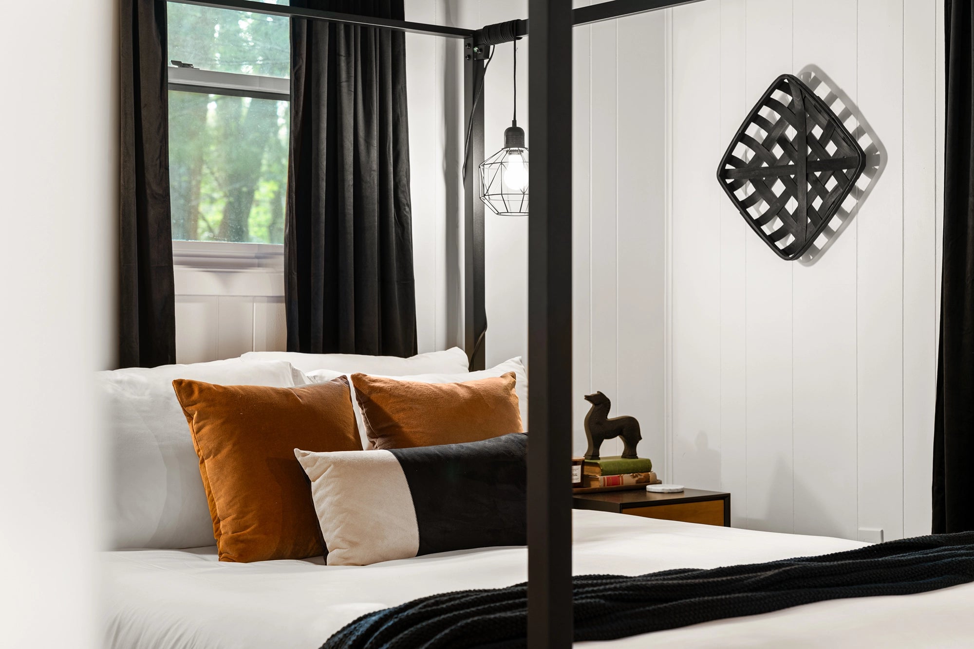 Airbnb Photography: Exclusive Cabin Retreat in Tobyhanna, PA