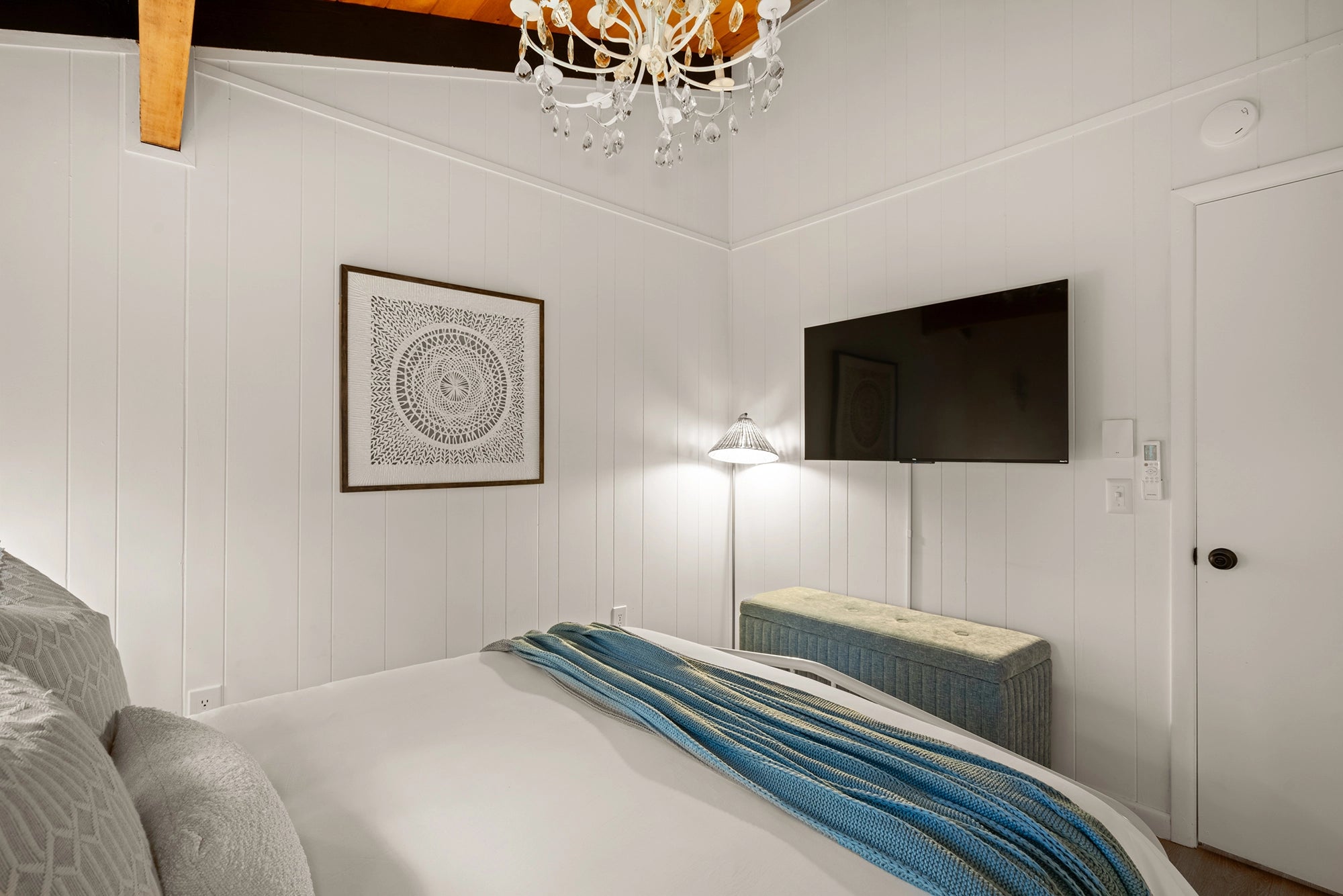 Airbnb Photography: Exclusive Cabin Retreat in Tobyhanna, PA