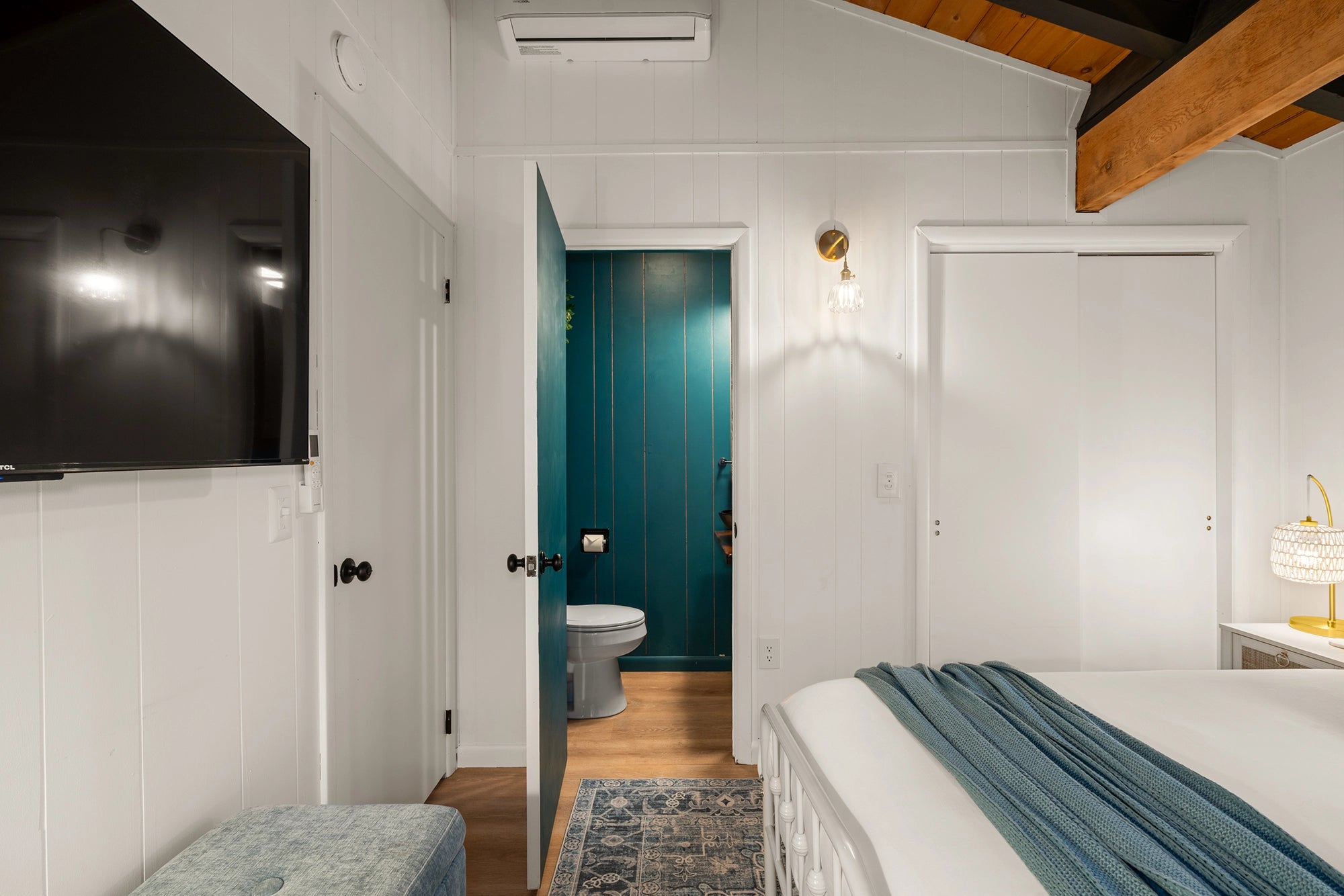 Airbnb Photography: Exclusive Cabin Retreat in Tobyhanna, PA