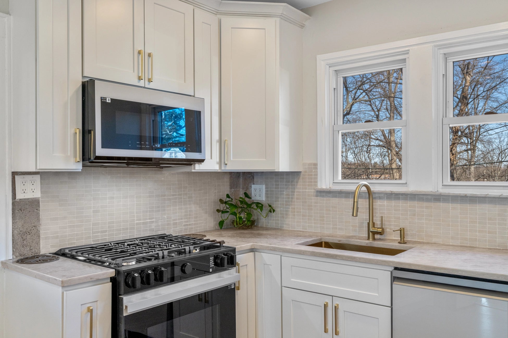 Airbnb Photography: Renovated STR Property in Teaneck, New Jersey