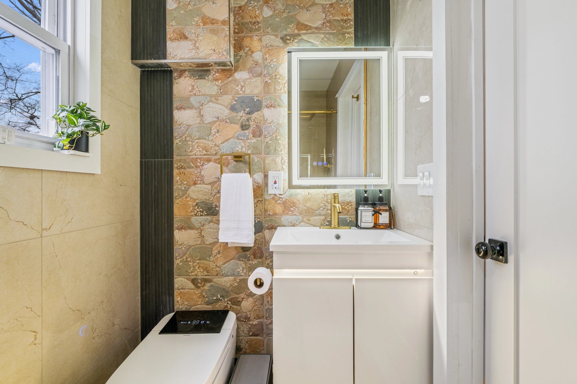 Airbnb Photography: Renovated STR Property in Teaneck, New Jersey