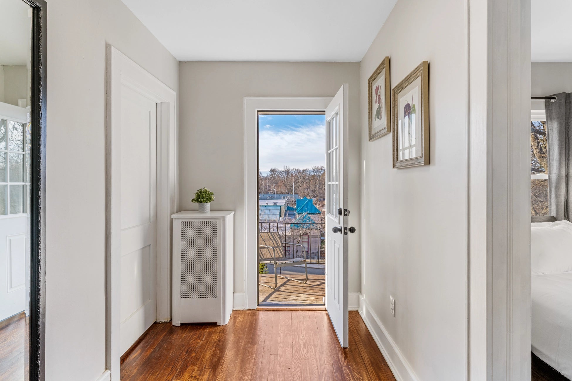 Airbnb Photography: Renovated STR Property in Teaneck, New Jersey