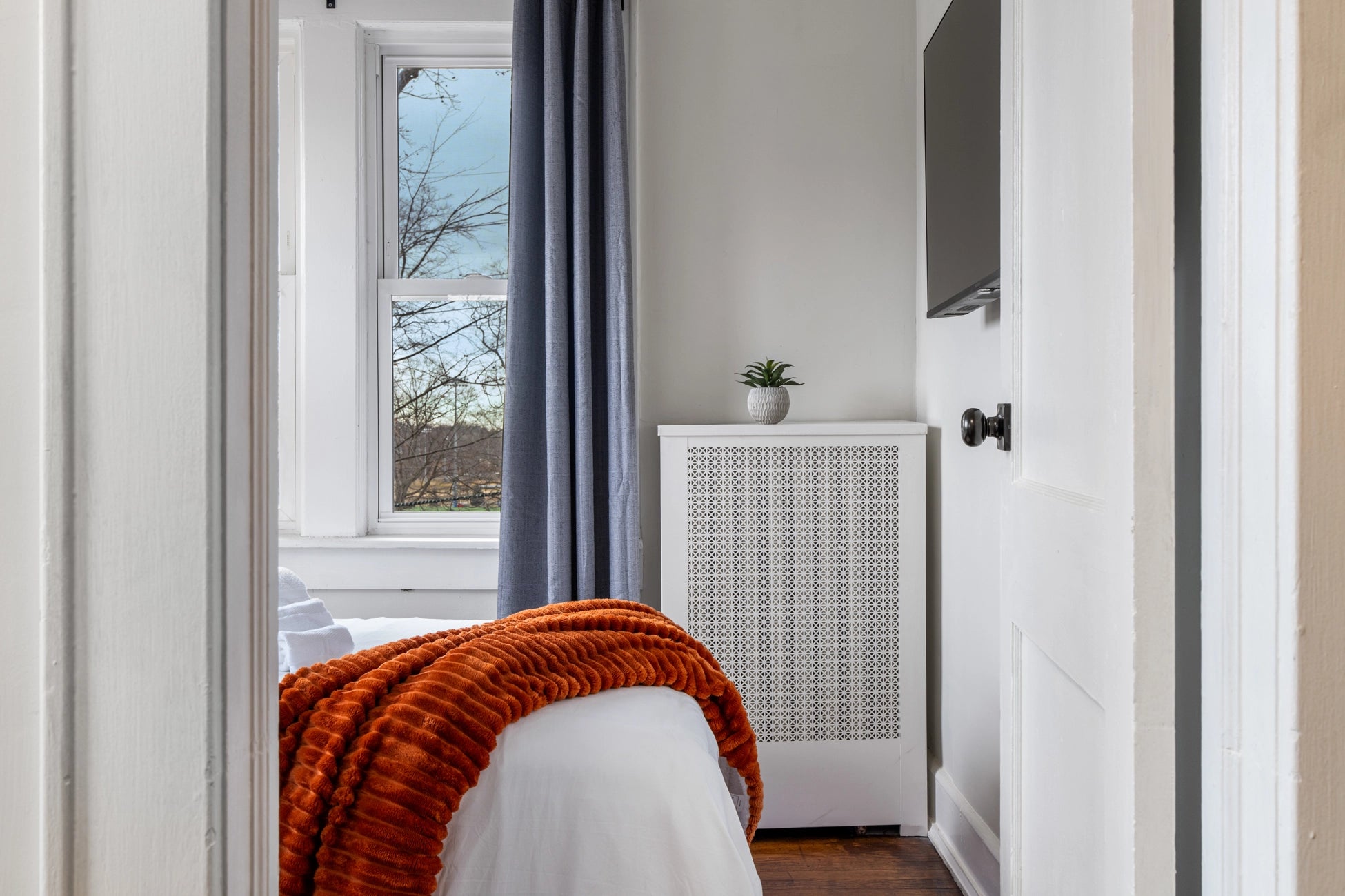 Airbnb Photography: Renovated STR Property in Teaneck, New Jersey