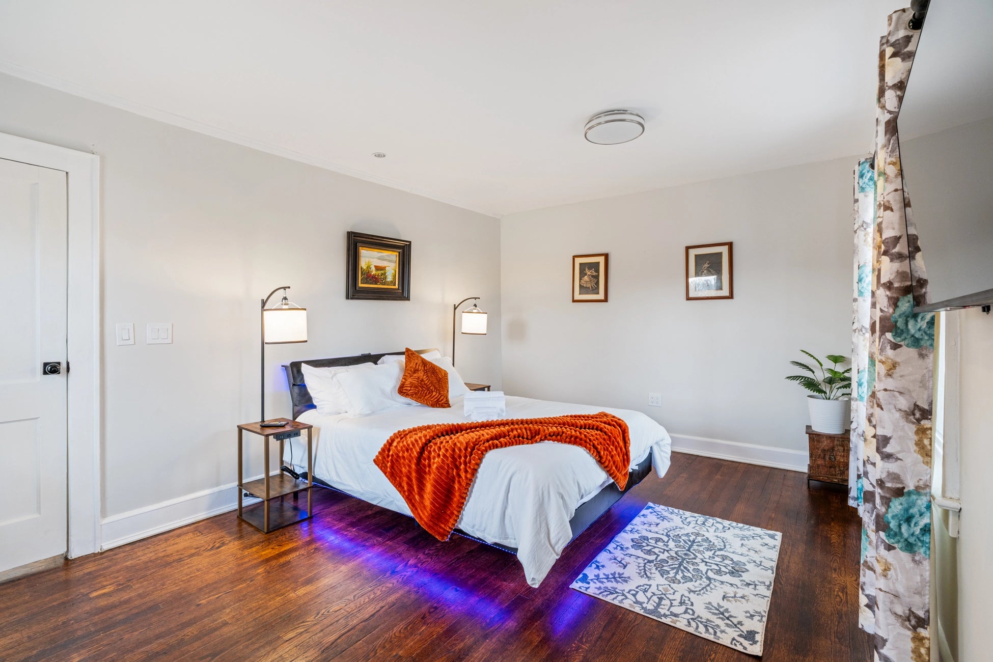 Airbnb Photography: Renovated STR Property in Teaneck, New Jersey