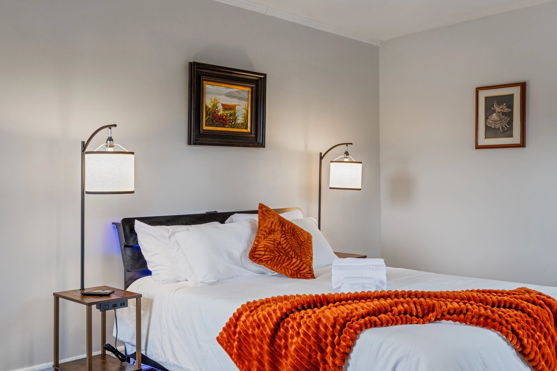 Airbnb Photography: Renovated STR Property in Teaneck, New Jersey