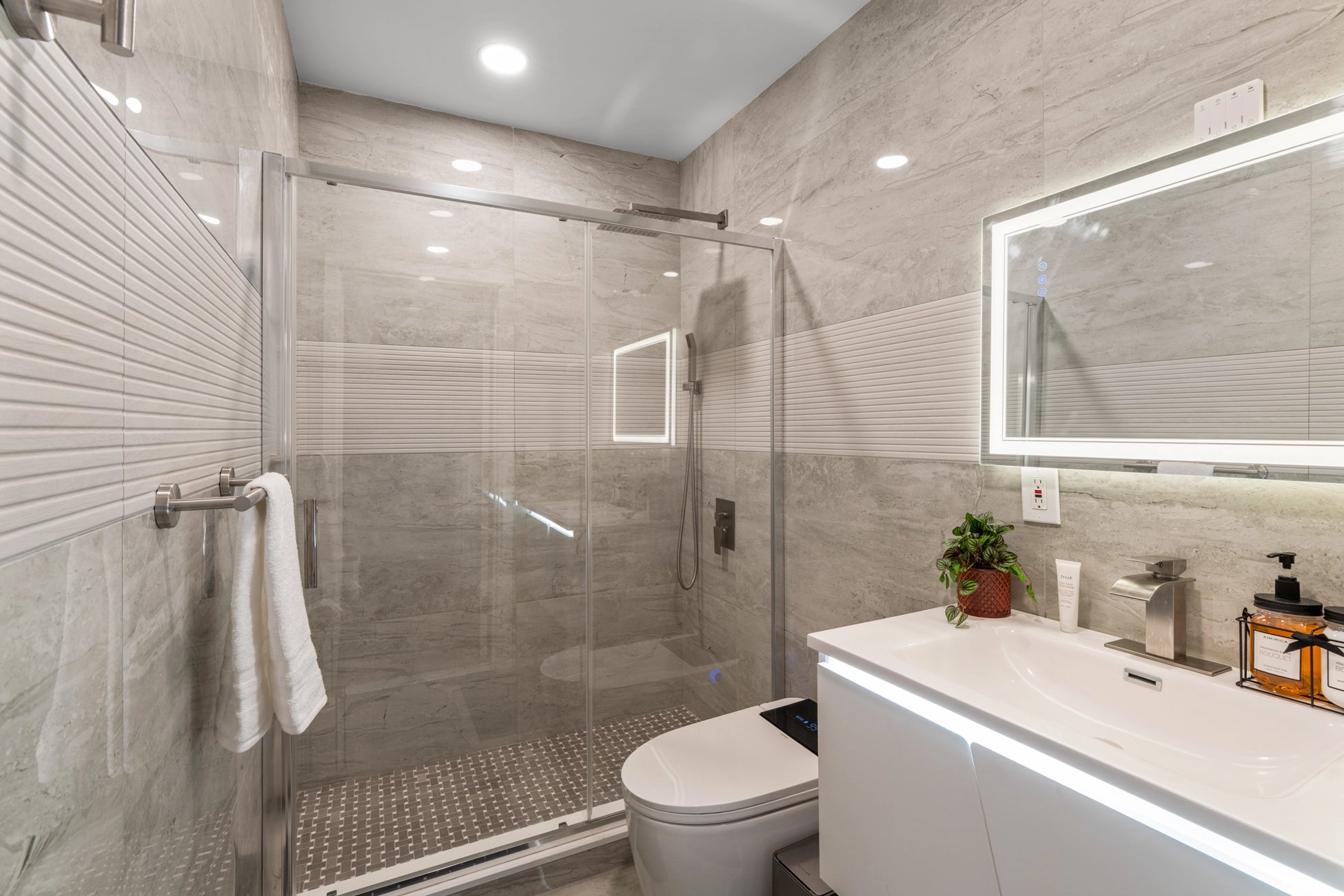 Airbnb Photography: Renovated STR Property in Teaneck, New Jersey