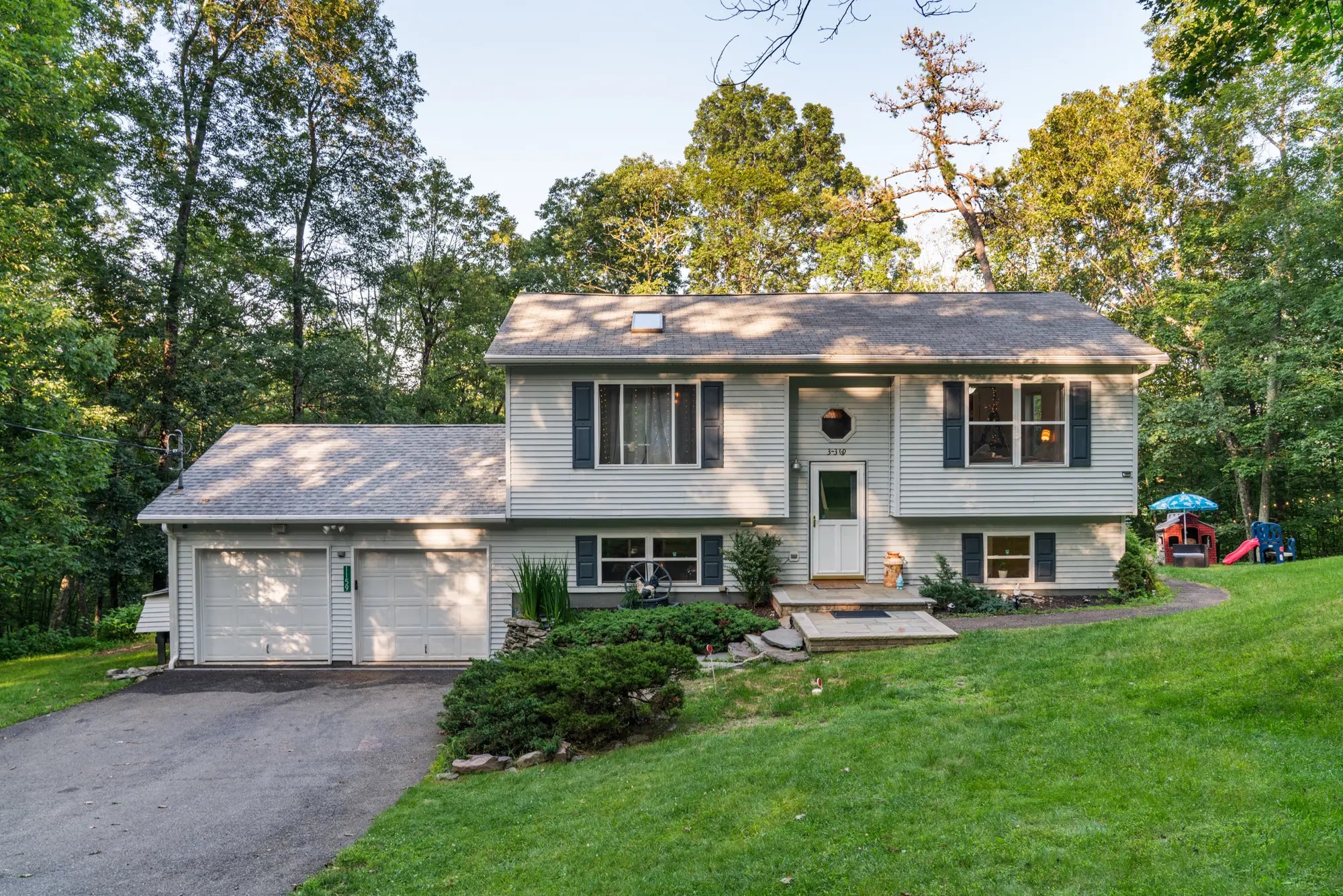 Airbnb Photography: Modern Rustic Retreat in Bushkill, PA