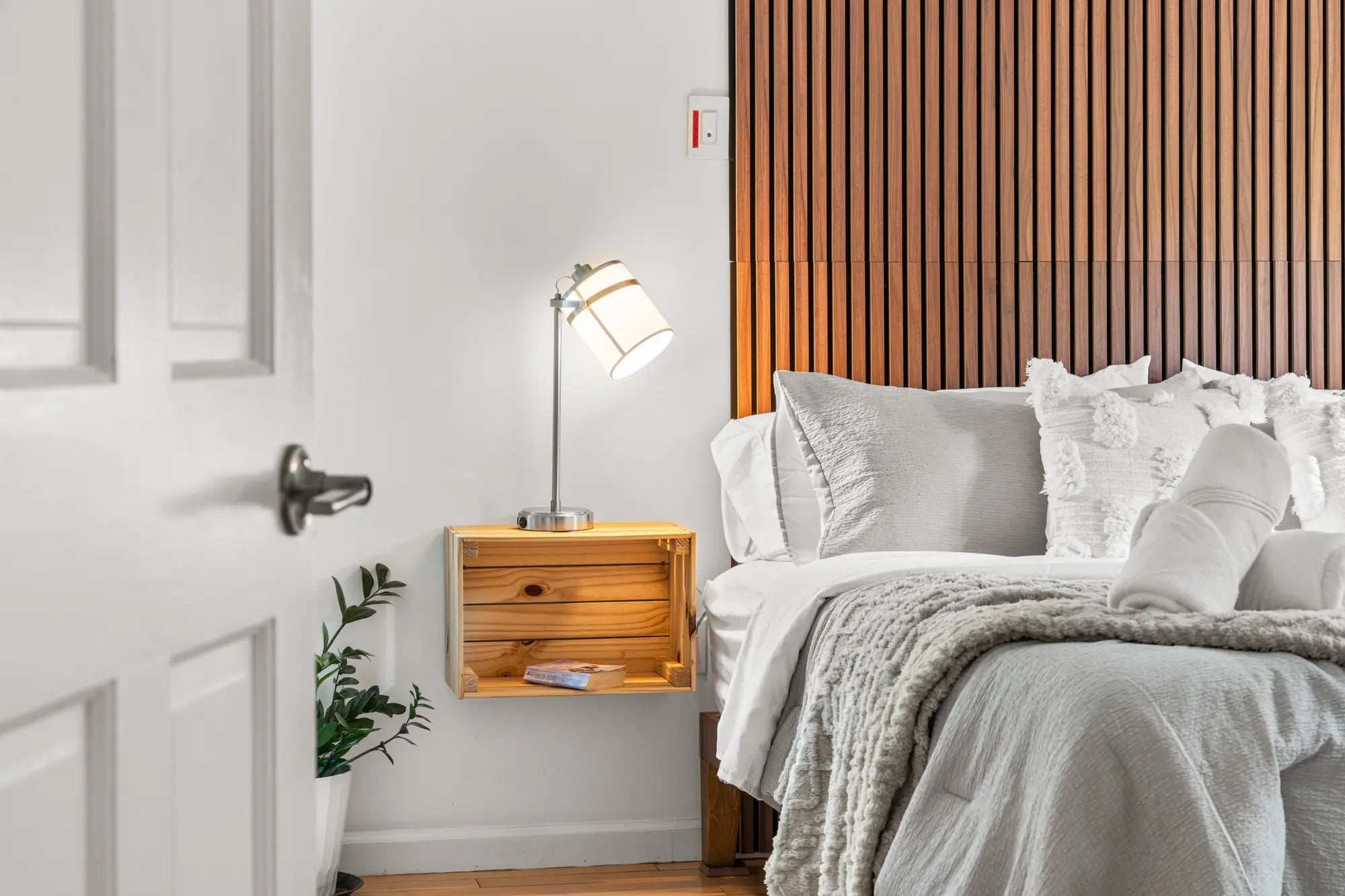 Airbnb Photography: Modern Rustic Retreat in Bushkill, PA