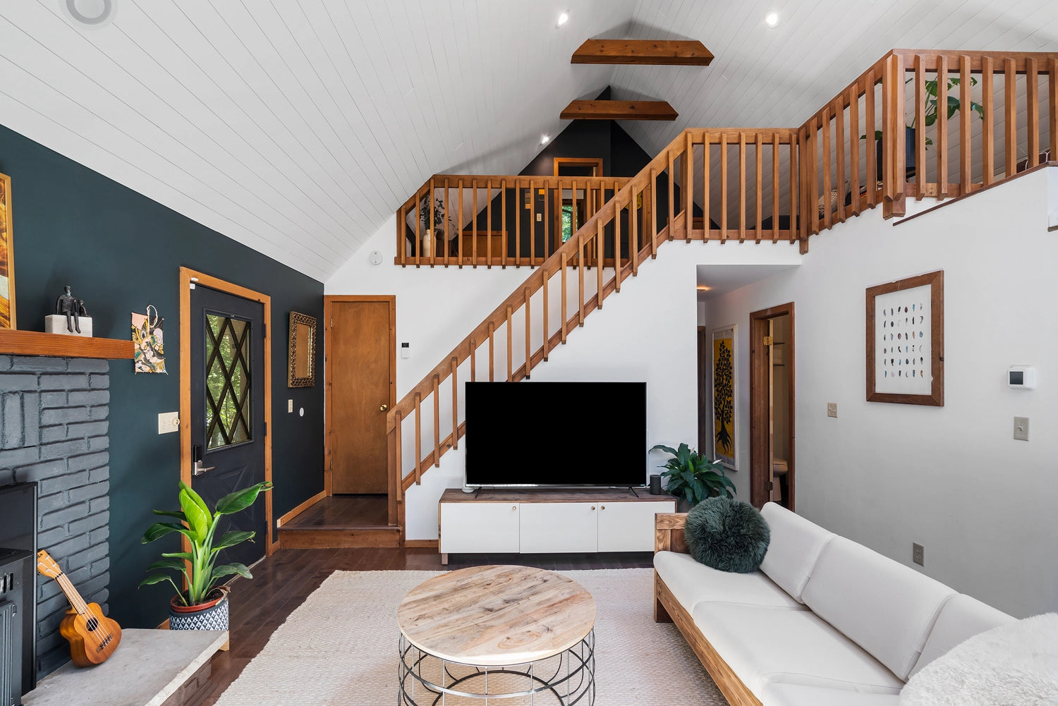 Airbnb Photography: Inviting Poconos Retreat in East Stroudsburg, PA