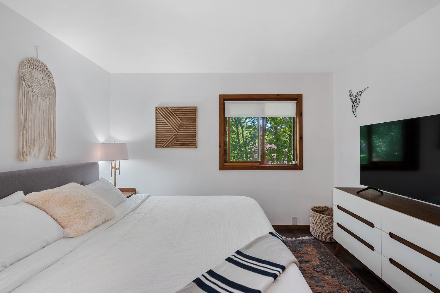 Airbnb Photography: Inviting Poconos Retreat in East Stroudsburg, PA