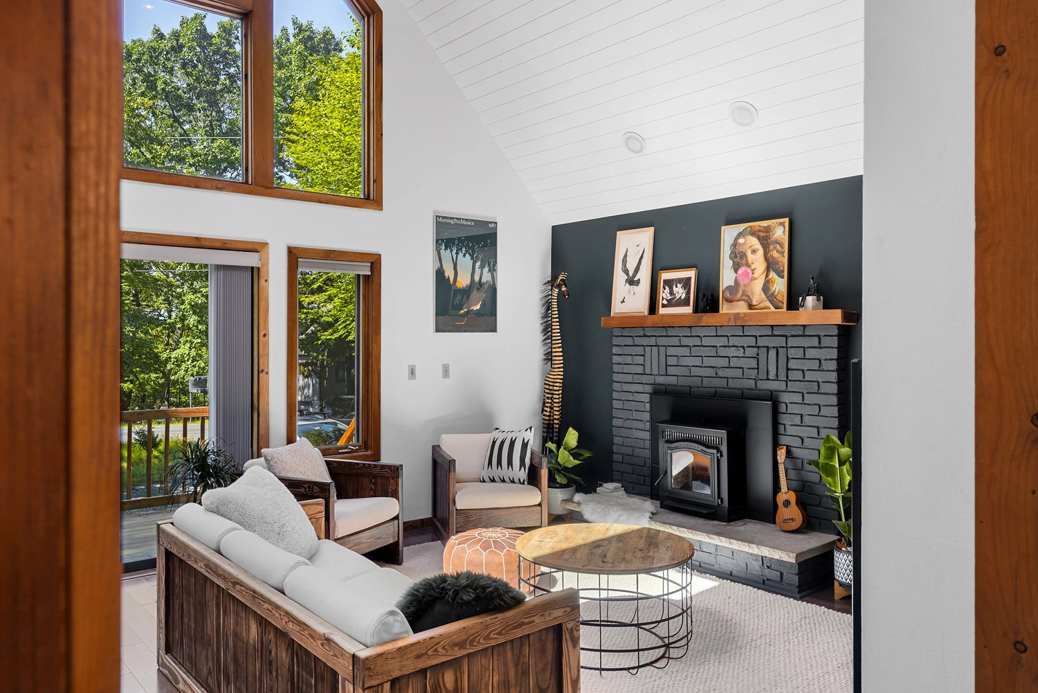 Airbnb Photography: Inviting Poconos Retreat in East Stroudsburg, PA