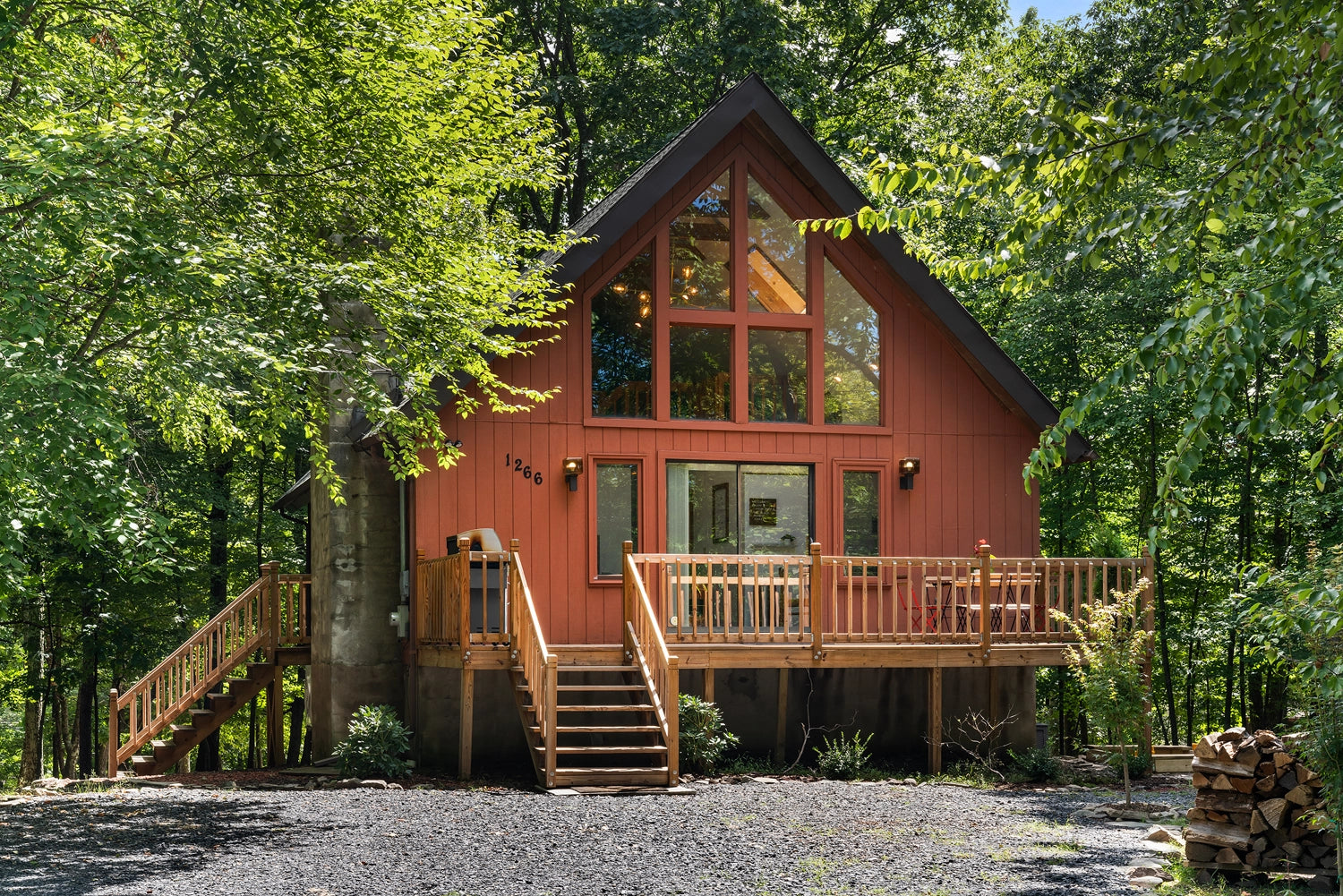 Airbnb Photography: Inviting Poconos Retreat in East Stroudsburg, PA