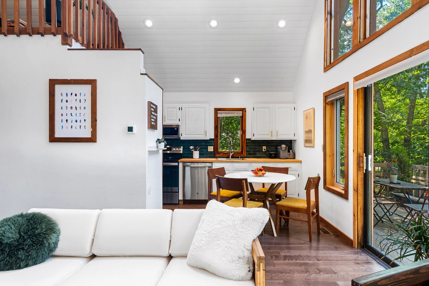 Airbnb Photography: Inviting Poconos Retreat in East Stroudsburg, PA