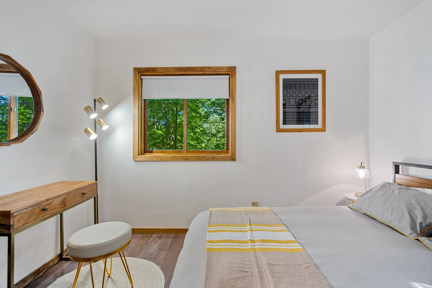 Airbnb Photography: Inviting Poconos Retreat in East Stroudsburg, PA