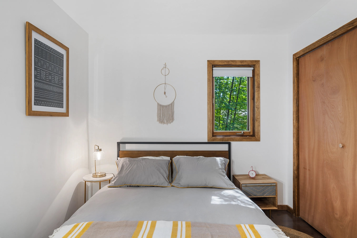 Airbnb Photography: Inviting Poconos Retreat in East Stroudsburg, PA