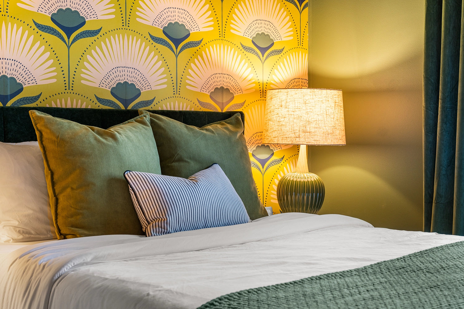 Airbnb Photography: Charming Retreat at Penn Estates, East Stroudsburg