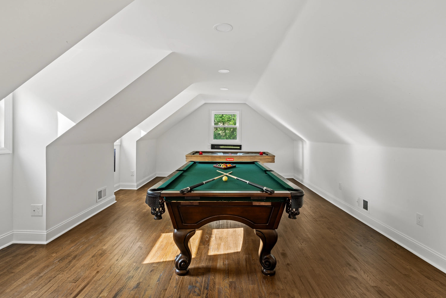 Airbnb Photography: Princeton’s Contemporary Retreat