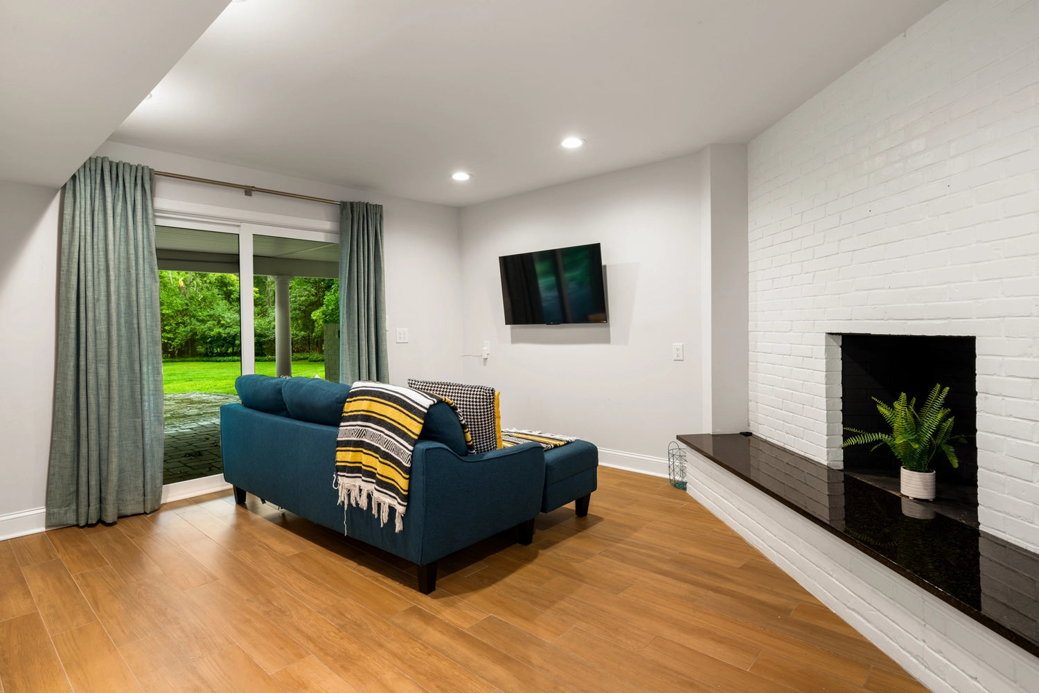 Airbnb Photography: Princeton’s Contemporary Retreat