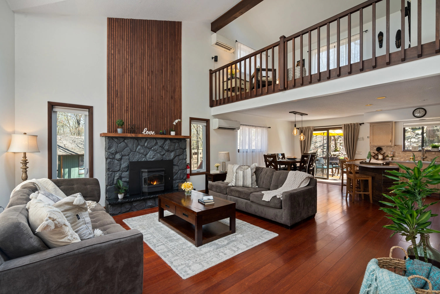 Airbnb Photography: Stylish Poconos Chalet in East Stroudsburg, PA