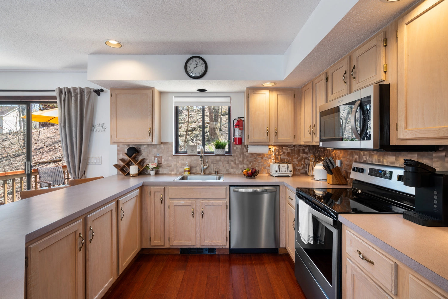 Airbnb Photography: Stylish Poconos Chalet in East Stroudsburg, PA