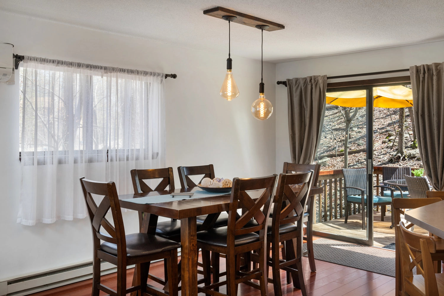 Airbnb Photography: Stylish Poconos Chalet in East Stroudsburg, PA