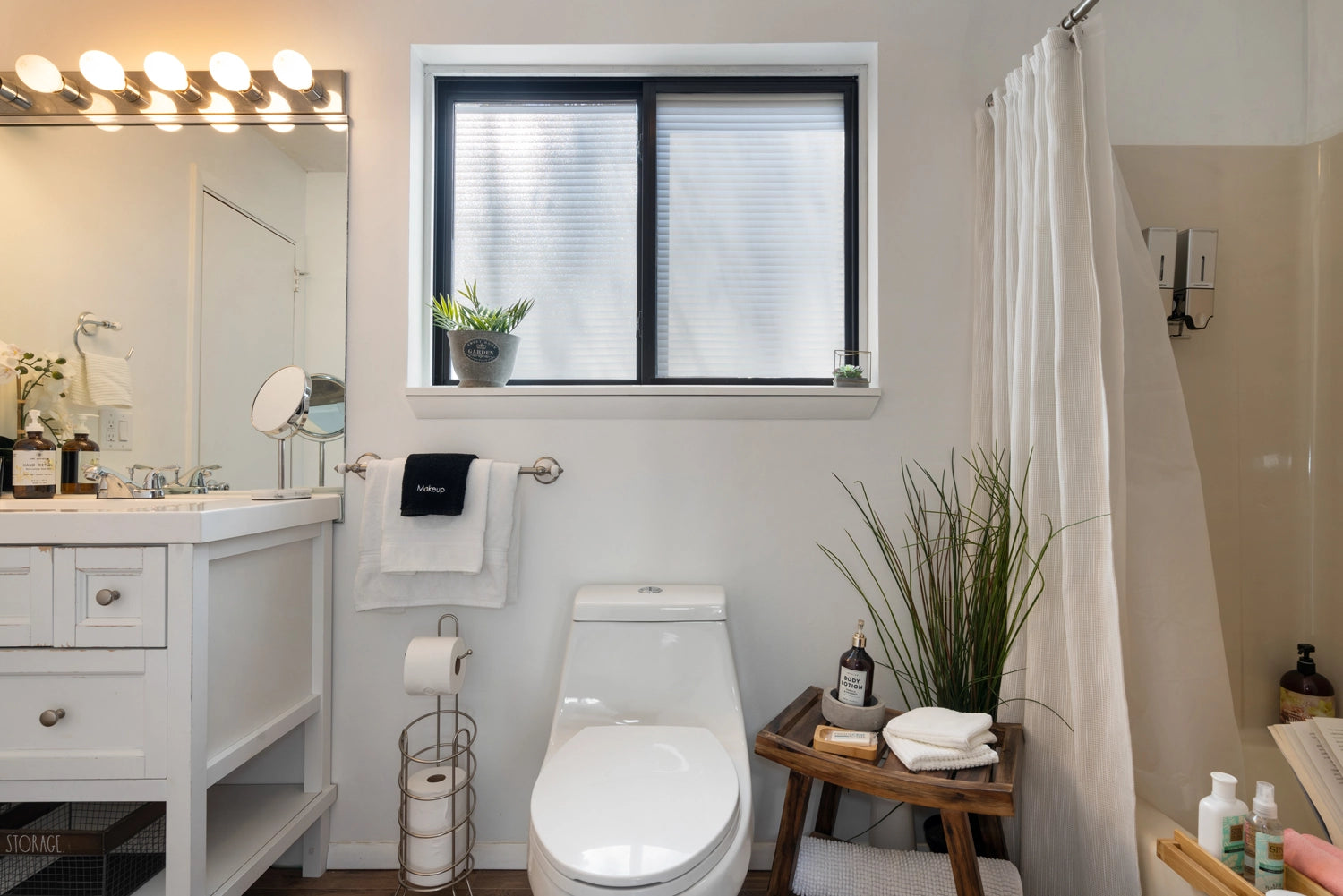 Airbnb Photography: Stylish Poconos Chalet in East Stroudsburg, PA