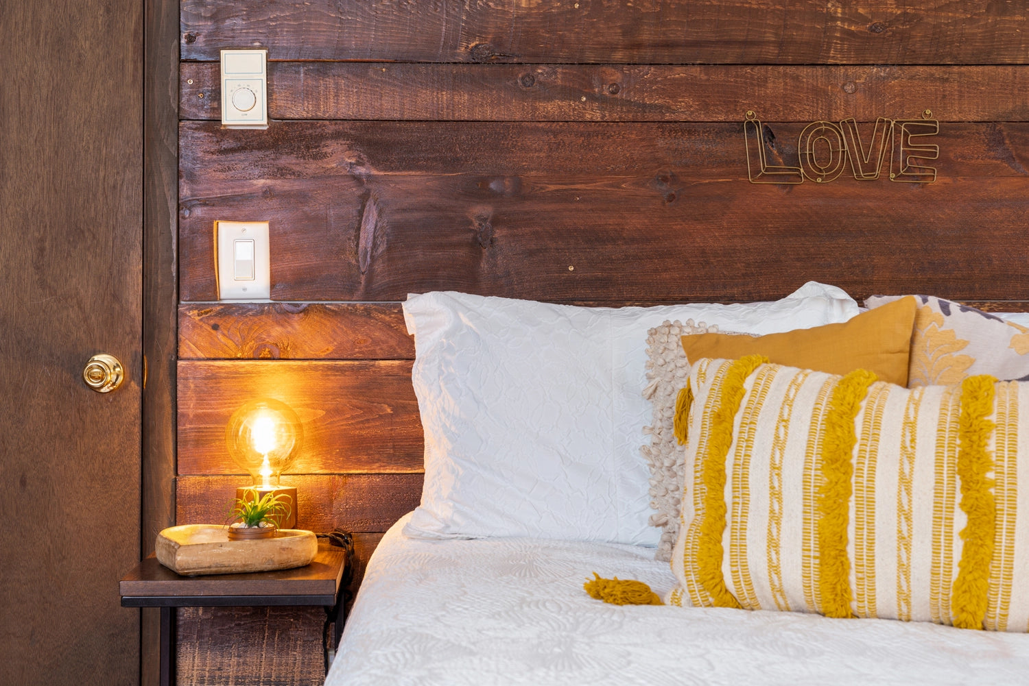 Airbnb Photography: Stylish Poconos Chalet in East Stroudsburg, PA