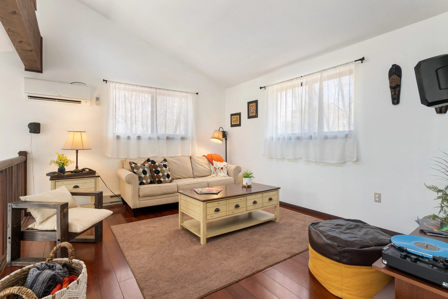 Airbnb Photography: Stylish Poconos Chalet in East Stroudsburg, PA
