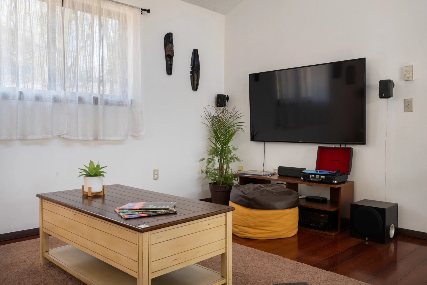 Airbnb Photography: Stylish Poconos Chalet in East Stroudsburg, PA