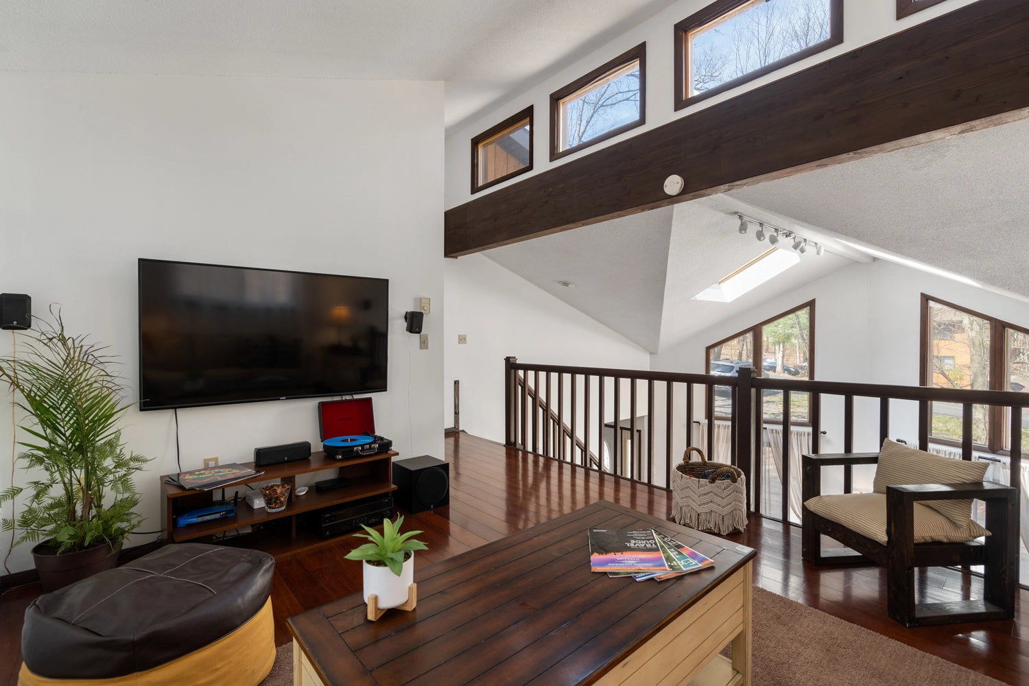 Airbnb Photography: Stylish Poconos Chalet in East Stroudsburg, PA