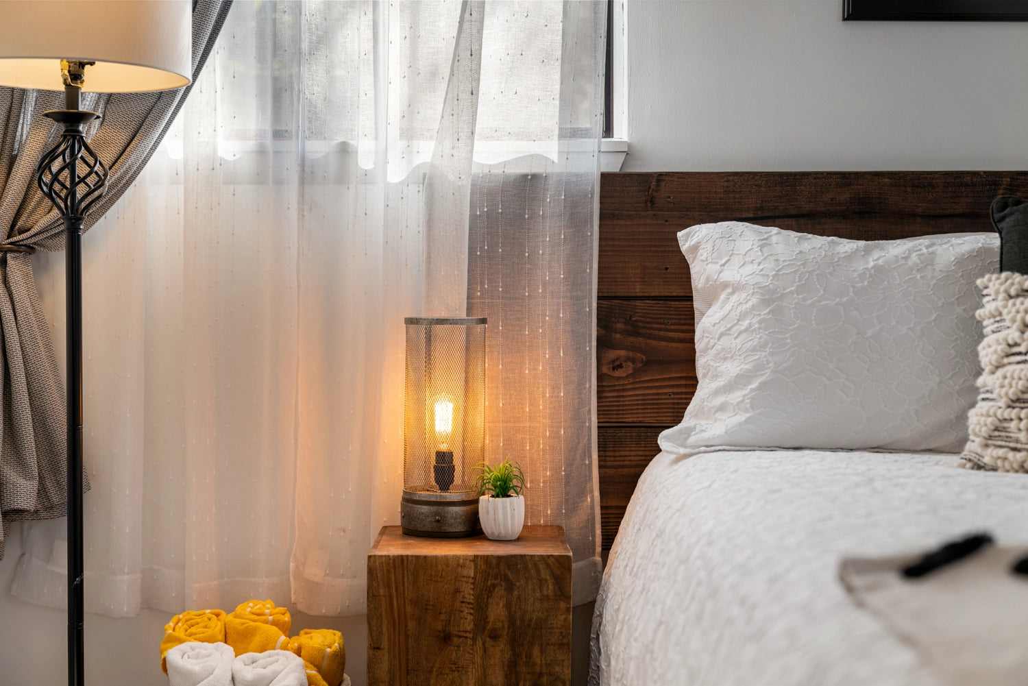 Airbnb Photography: Stylish Poconos Chalet in East Stroudsburg, PA