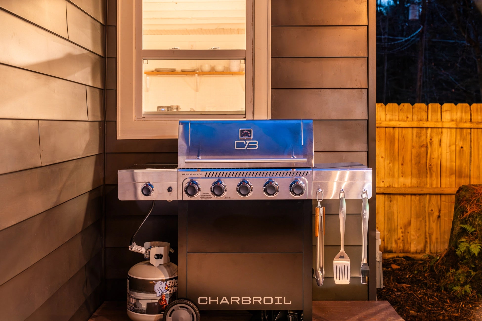 Airbnb Photography: Cozy Cabin Near Lake Naomi Pocono Pines PA