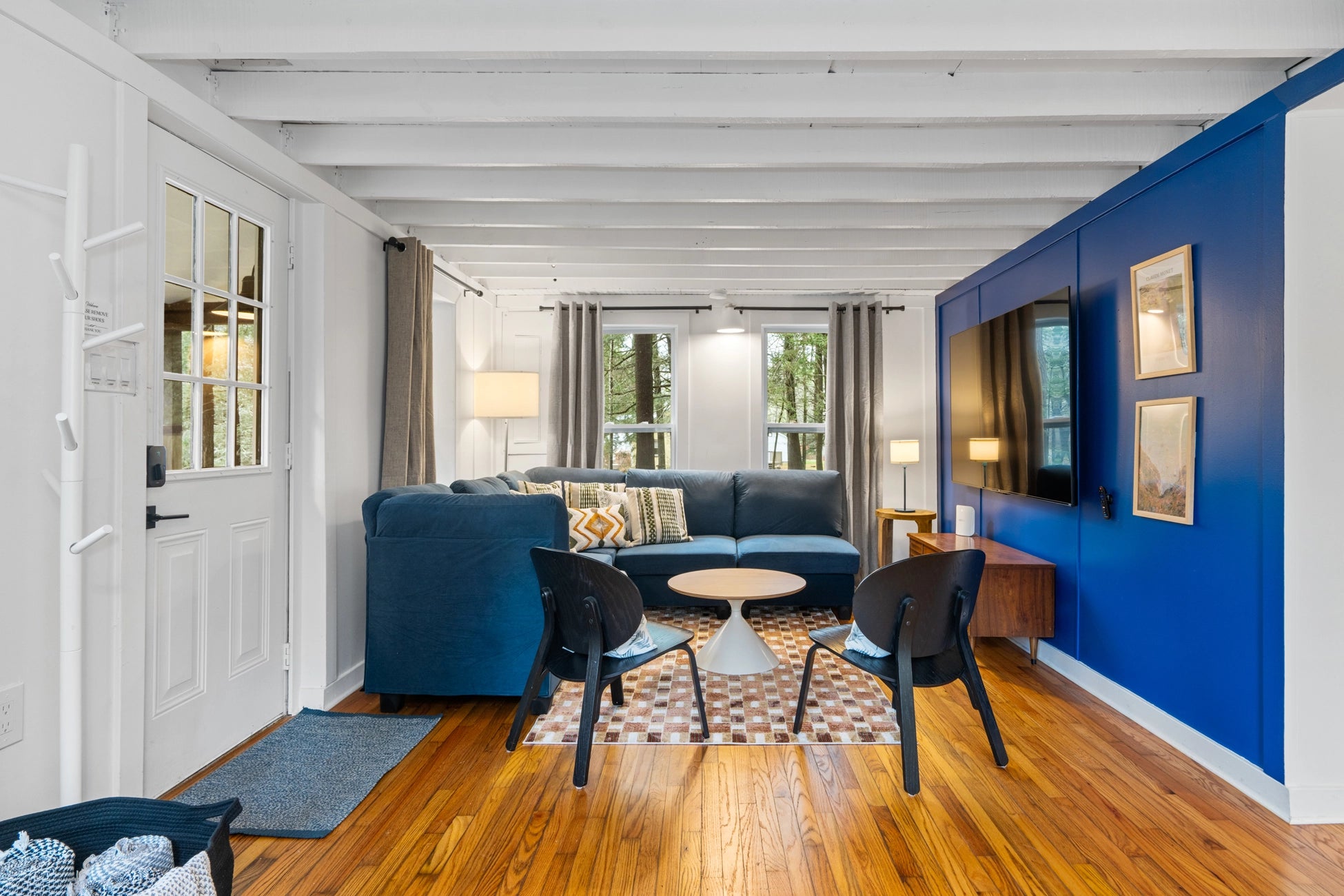 Airbnb Photography: Cozy Cabin Near Lake Naomi Pocono Pines PA