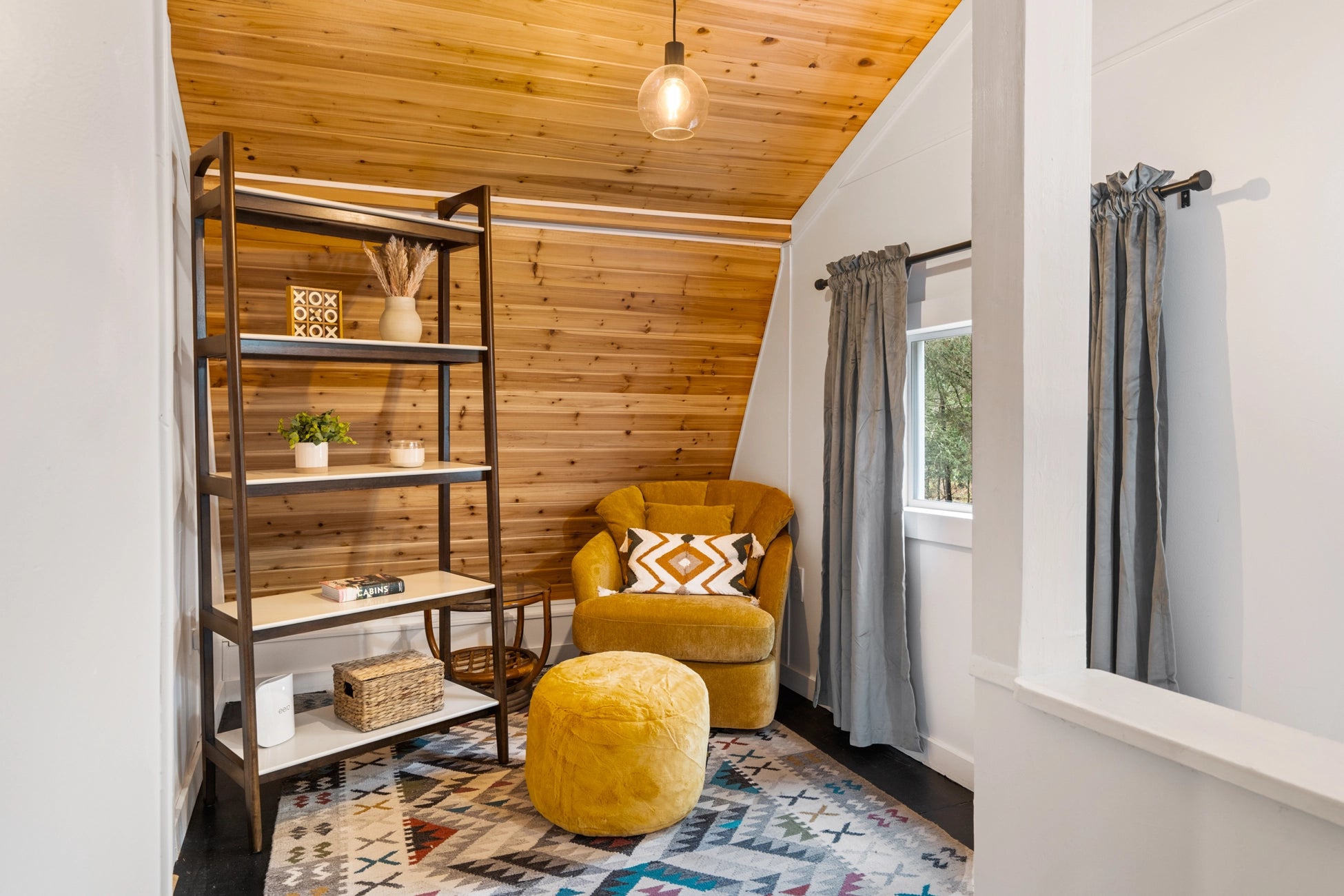 Airbnb Photography: Cozy Cabin Near Lake Naomi Pocono Pines PA