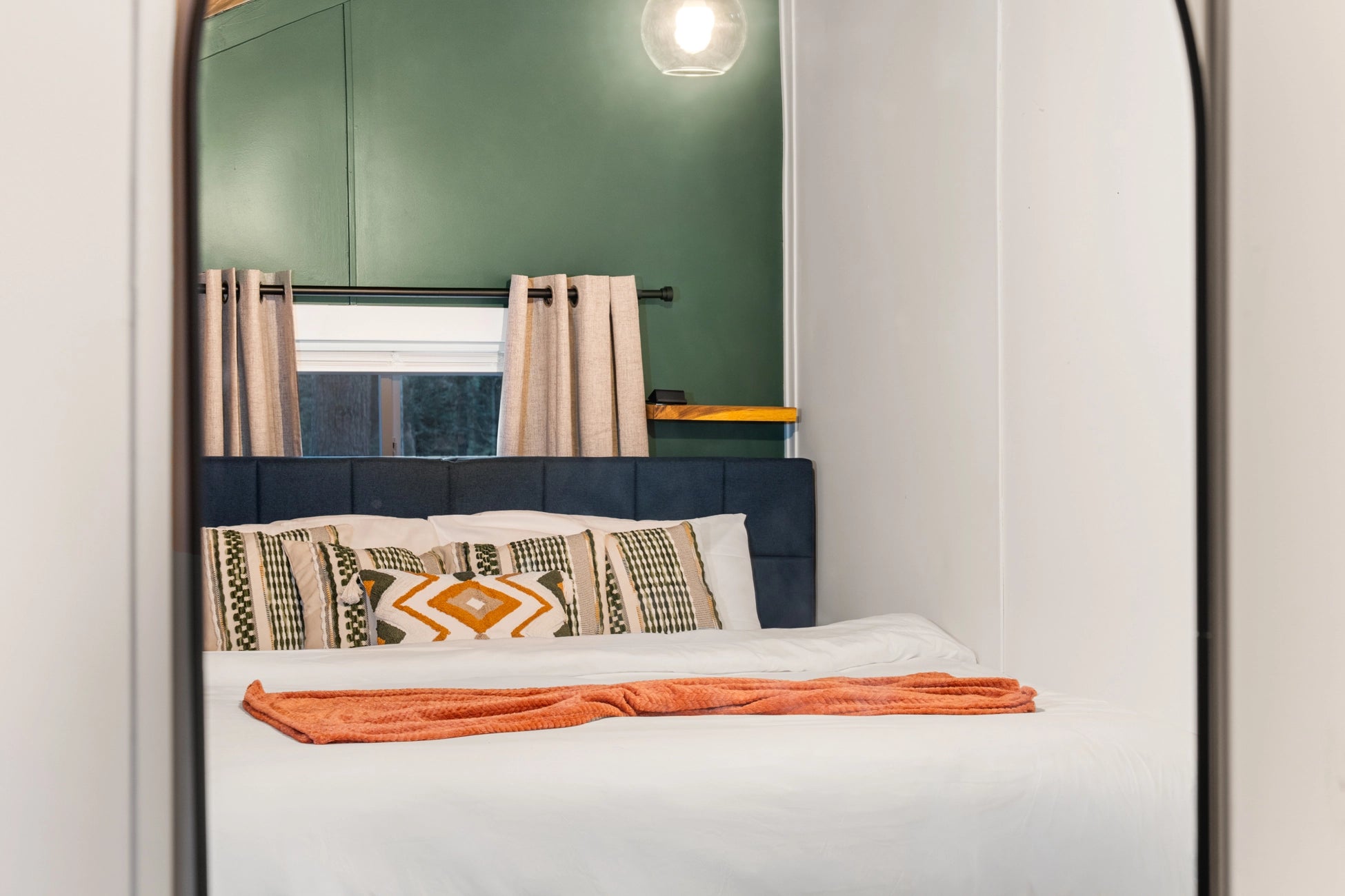 Airbnb Photography: Cozy Cabin Near Lake Naomi Pocono Pines PA