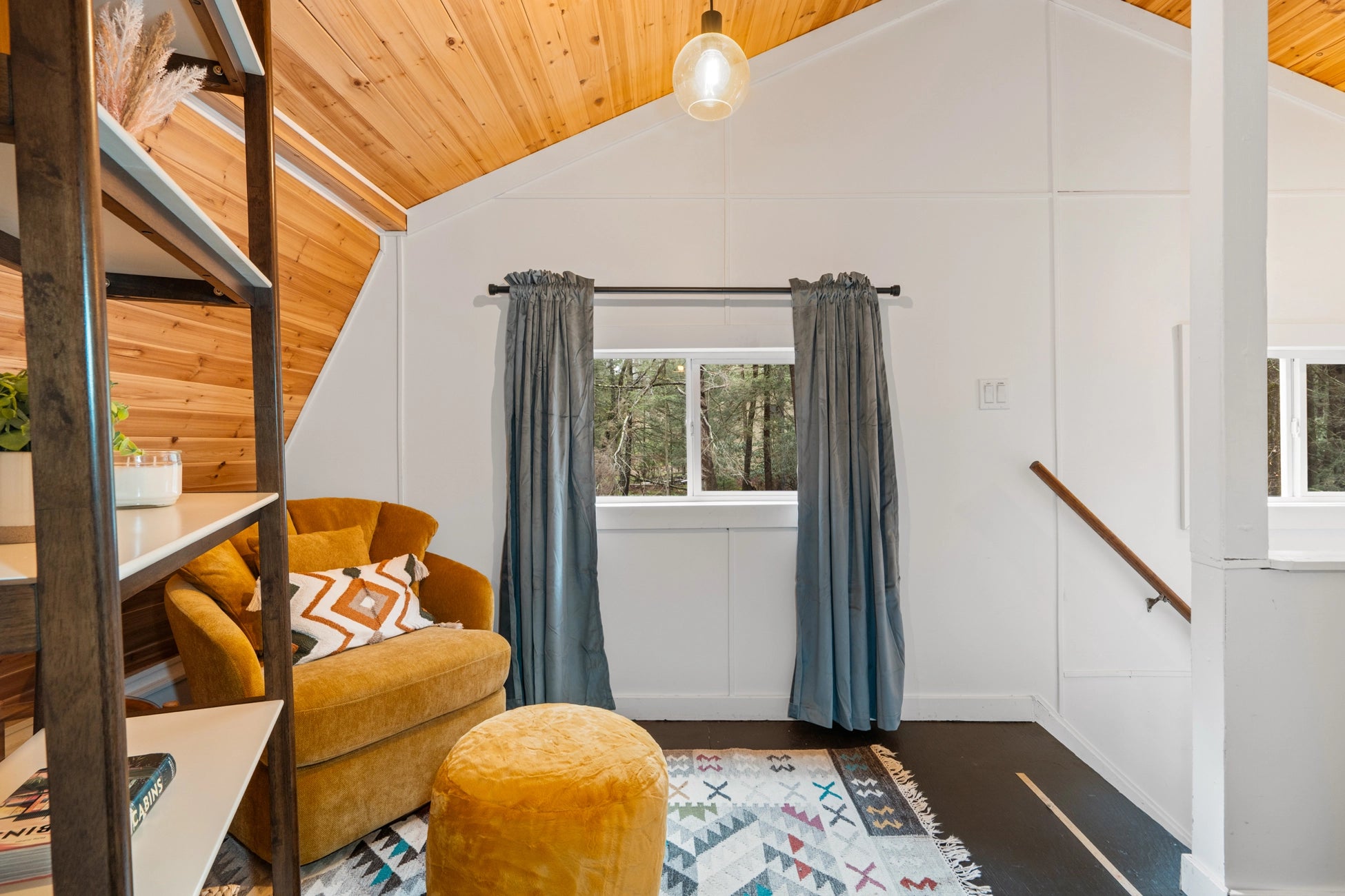 Airbnb Photography: Cozy Cabin Near Lake Naomi Pocono Pines PA