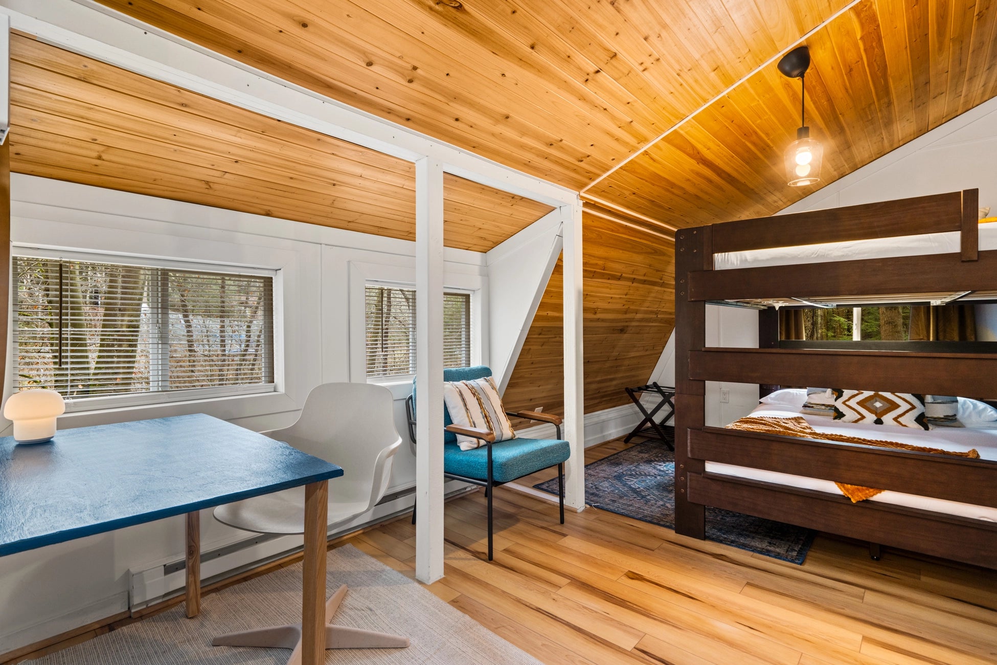 Airbnb Photography: Cozy Cabin Near Lake Naomi Pocono Pines PA