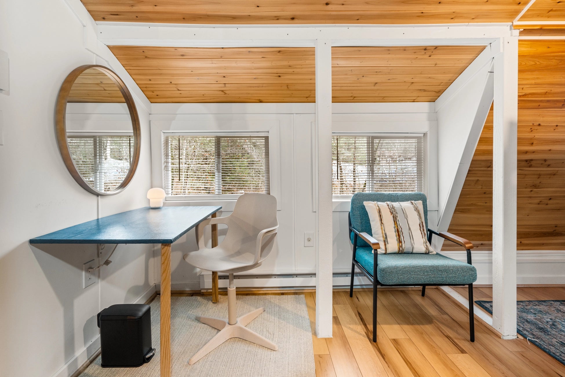 Airbnb Photography: Cozy Cabin Near Lake Naomi Pocono Pines PA