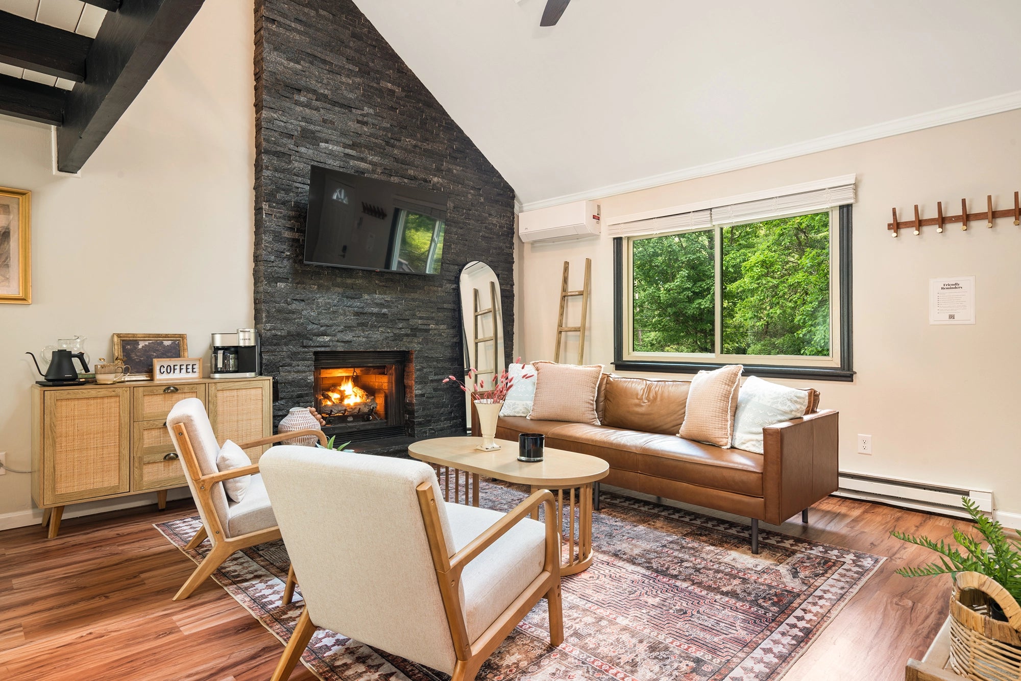 Airbnb Photography: Rustic‑Contemporary Pocono Retreat, PA