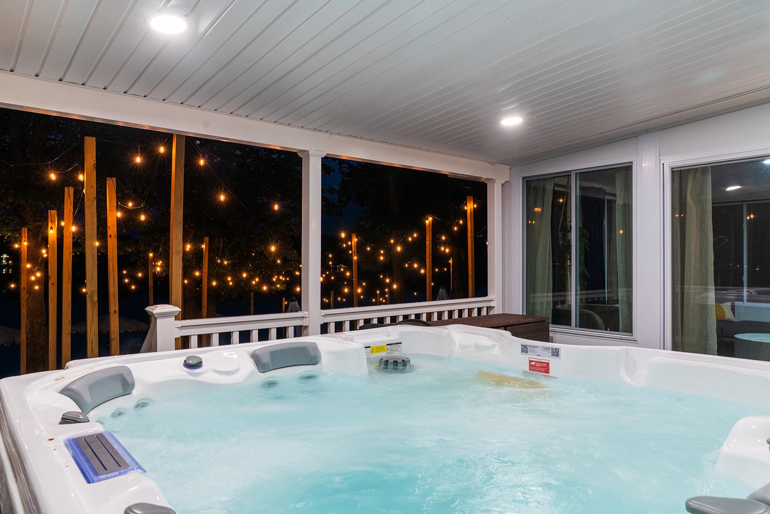 Airbnb Photography: Lakefront Villa in Tobyhanna, PA