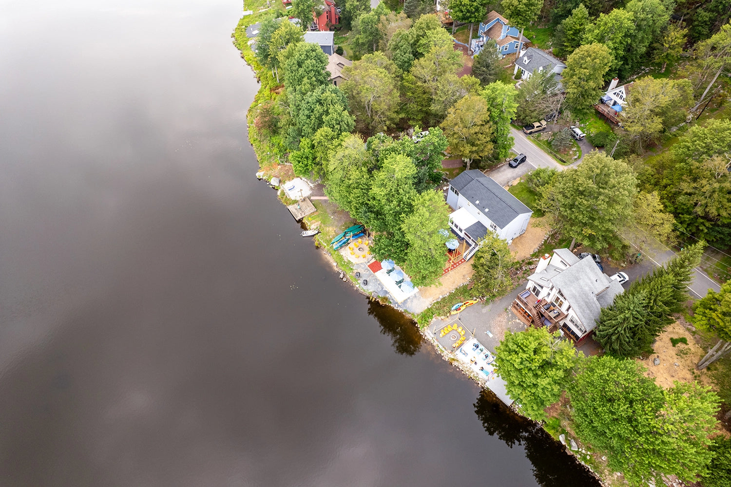 Airbnb Photography: Lakefront Villa in Tobyhanna, PA