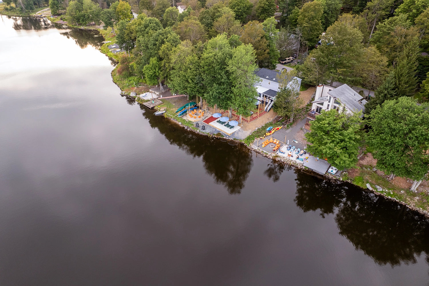 Airbnb Photography: Lakefront Villa in Tobyhanna, PA
